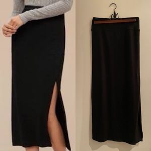 Aritzia Skirts - Aritzia Wilfred Free Shields Skirt in Black Aritzia Skirts - Aritzia Wilfred Free Shields Skirt in Black
